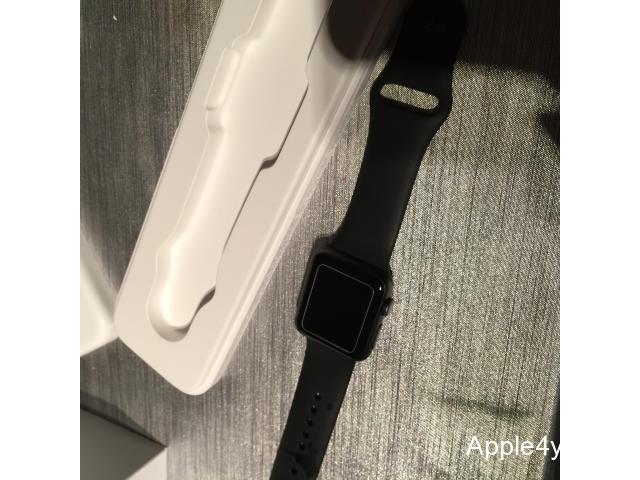 Vendo Apple Watch 38 mm nero siderale ancora in garanzia e con assicurazione, pari a nuovo