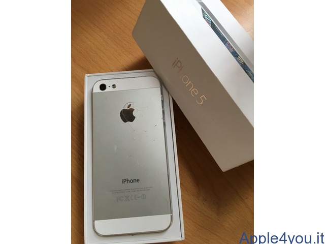 Vendo iPhone 5 bianco 32 Gb